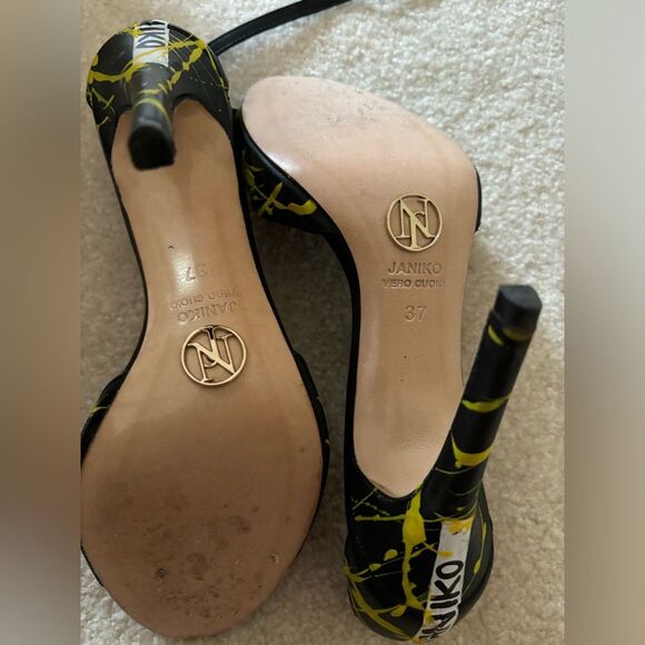 Janiko Black Heels with Artistic Flair - Picture 3 of 4